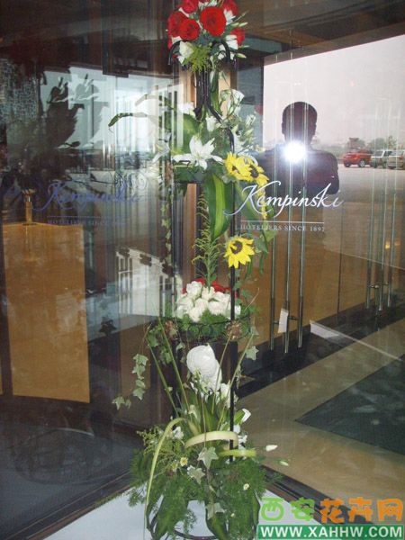 酒店转门鲜花
